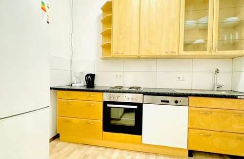 Grinzing Appartement | 4BR Stay for 8 Near FAC Stadium