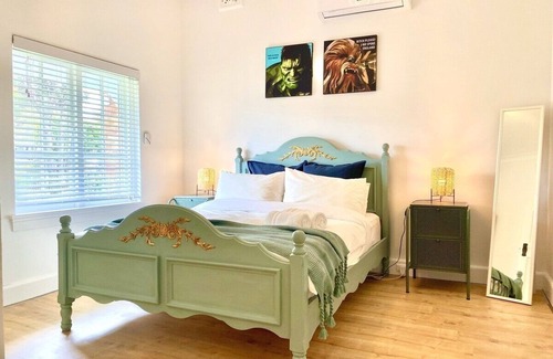 Strathfield South Maison | 4BR Straithfield South House close to airport/city sleeps 10 free parking