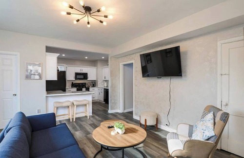 Merion Village Maison | The Alley House, Merion Village, Columbus, OH. 4-bed, 2-bath, hot tub and patio.