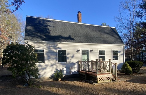 Kenyon Maison | 4br2ba home with central AC, sleeps 12, 1.5 miles to beach!! BEACH PASS!