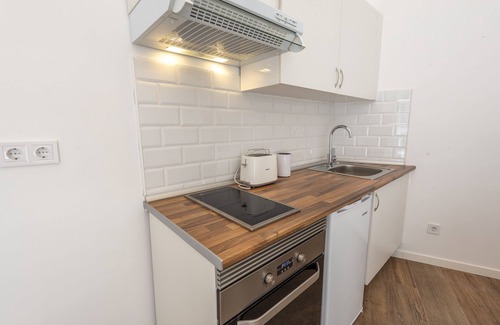 Vista Alegre Maison | 4km From Sol , 1 min Metro, Wifi, Washing Machine and Dryer