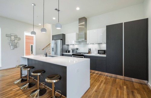 Cedars Maison | 4story townhome with rooftop patio view of Skyline!