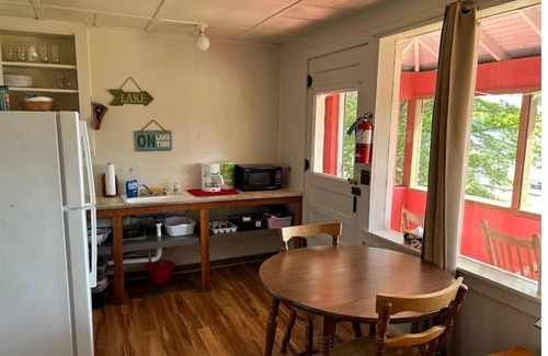 Eagle Bay Cabine | 4th Lake Front Cliff Camp @ Eagle Bay Village