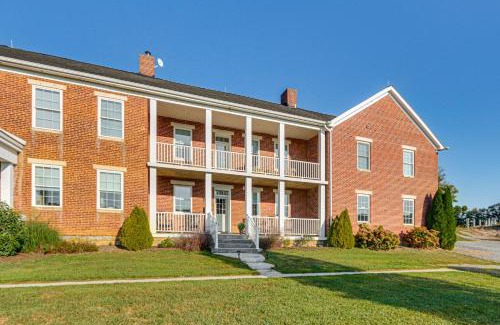 Boonsboro Maison | 5,000 Sq Ft Antebellum Farmhouse 3 Mi to Antietam!