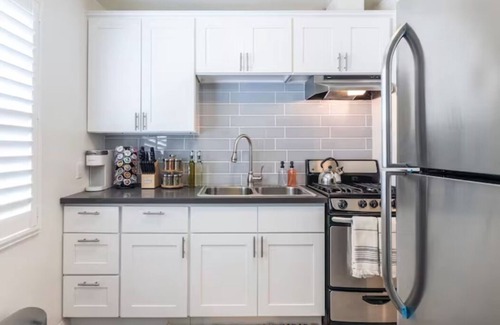 Belmont Shore Maison | 5-10 minute walk to the beach.