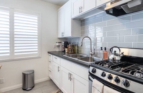 Belmont Shore Maison | 5-10 minute walk to the beach.