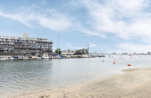 Belmont Shore Maison | 5-10 minute walk to the beach.