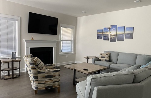 Lewes Maison | 5/6 bedroom, 5 bath, 12 sleeps on beds, 3 LR & 3 ensuit bath, 1 adjoining bath