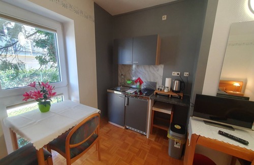 Zwingenberg Appartement | 5 ABM apartments for up to 10 people or more Apartments for 42 people