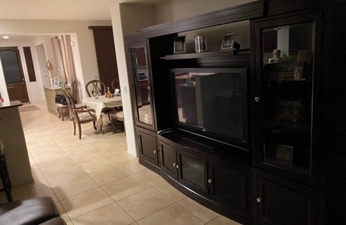 Tortolita Maison | 5 BDR 5 BATH home with 4 car garage