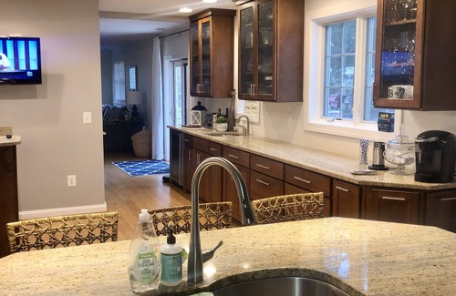 Wardour Maison | 5 BDRM across from the USNA Stadium