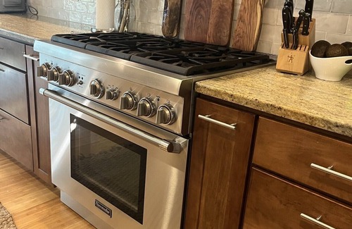 Wardour Maison | 5 BDRM across from the USNA Stadium