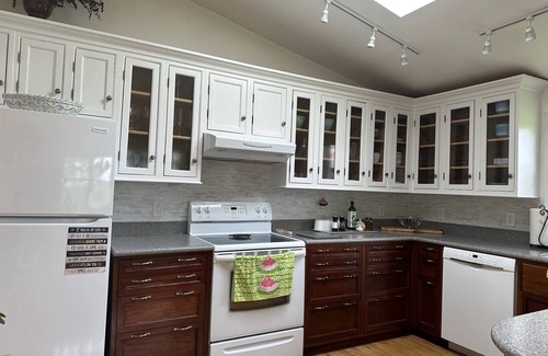 Skaneateles Maison | 5 Bed/3 Bth Highland Ave
