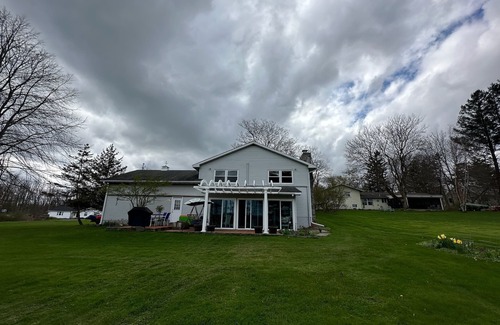 Skaneateles Maison | 5 Bed/3 Bth Highland Ave