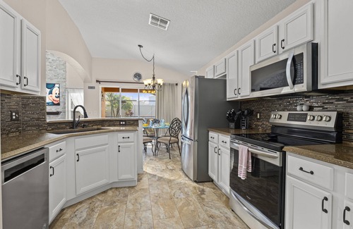 Solana Villa | ⭐⭐5 Bed, 4 Bath Property | SOUTH Facing Pool | Gated Resort | Mins to Disney ⭐⭐