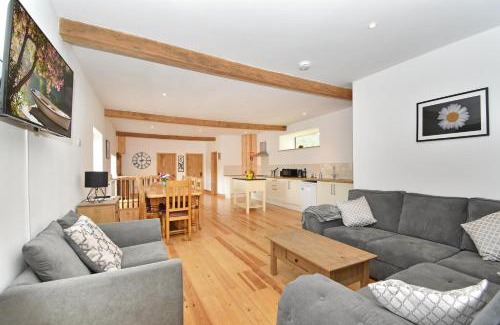 Isle of Thanet Maison | 5 Bed Barn Conversion - with private hot tub