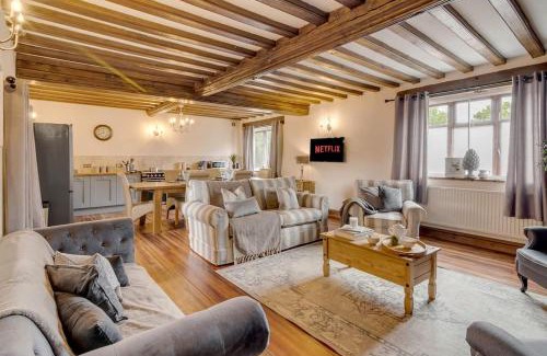 Eastgate Maison | 5-Bed Farmhouse near North Norfolk Coast