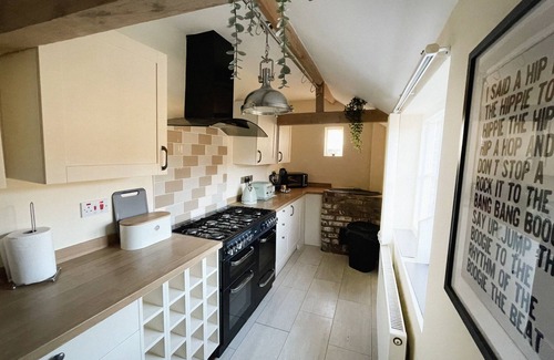 Northway Maison | Rear of Northway Court-Maison-Salle de bain et douche