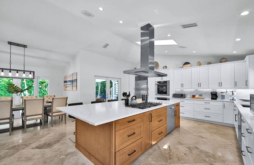 Tropic Isle Maison | 5 bed home in Tropic Isle