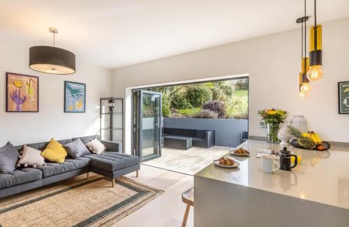Westleigh Maison | 5 Bed in Appledore 90438