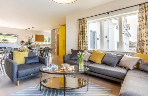 Westleigh Maison | 5 Bed in Appledore 90438