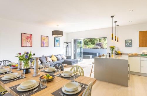 Westleigh Maison | 5 Bed in Appledore 90438