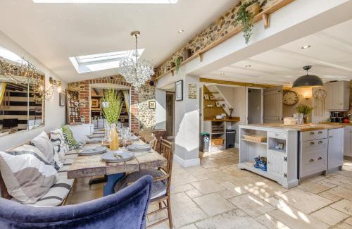 Blofield Maison | 5 Bed in Blofield oc-s33037