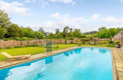Pulham Maison | 5 Bed in Minterne Magna 87050