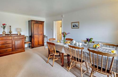 Sandown Maison | 5 Bed in Newchurch IC069