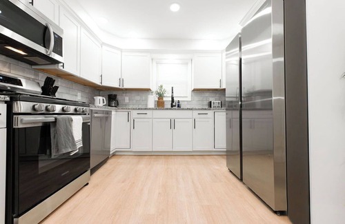 Constable Hook Maison | 5 Bedroom 8 Bds 2 Bath Near NYC with Free Parking