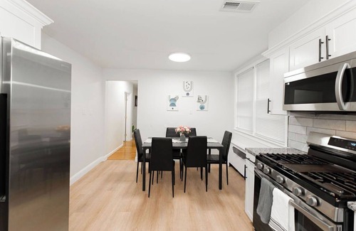 Constable Hook Maison | 5 Bedroom 8 Bds 2 Bath Near NYC with Free Parking