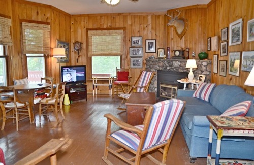 Burdett Cottage | 5-bedroom charming cottage in Burdett with private beach and beautiful views
