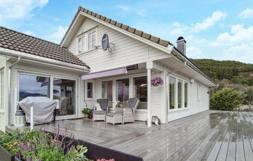 Sveio Maison | 5 Bedroom Cozy Home In Valevåg