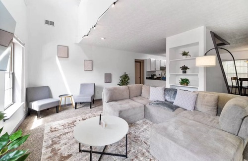 Short North Appartement | 5-bedroom Duplec in Collins, amazing Columbus