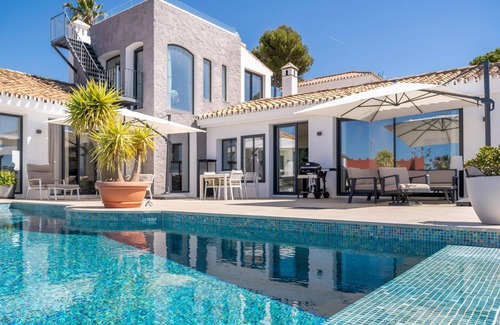 Urbanizacion Puerto de Estepona Maison | 5 bedroom accommodation in Urban.Puerto de Estep.