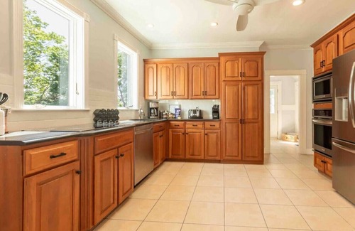 Medford Maison | 5 Bedroom Historic Home minutes to Boston!