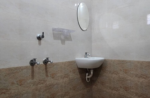 Thiruvananthapuram Maison | 5-bedroom Home Stay in the heart of Thiruvananthapuram with WiFi, AC