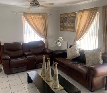 Langebaan Maison | 5 bedroom home in Langebaan, located close to Club Mykonos and Laguna Mall