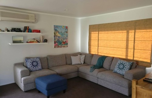 Mount Maunganui Maison | 5 bedroom home on Mount Maunganui Golf Course, Omanu beach across the road.