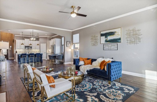 Elmo Maison | Charming + Spacious 5 Bedroom in Rockwall