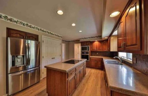 Zionhill Maison | 5 bedroom house with HEATED pool and game room