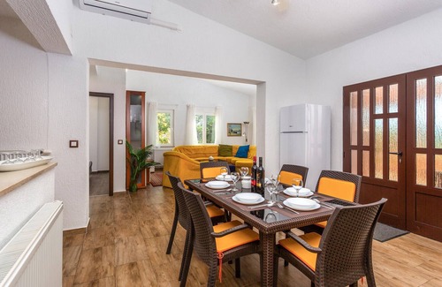 Skrbcici Maison | Magnifique maison à Pinezici avec Wi-Fi