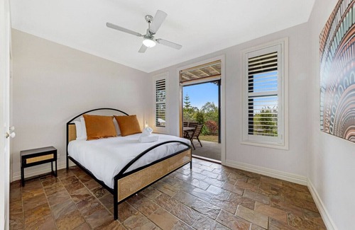 Mount Mellum Maison | 5 Bedroom QLDer with pool, fireplace and 50km of stunning views