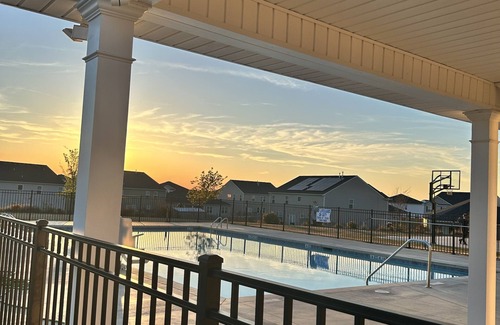 Graniteville Maison | 5 bedroom spacious home, with charcoal grill and jacuzzi. Peaceful neighborhood.