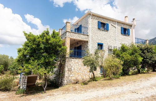 Leivathos Villa | 5 bedroom Stone Villa in Trapezaki