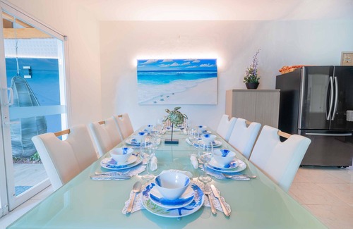 Downtown Cancun Villa | 5 Bedroom Villa w/ Private Pool, Roof Garden, Amazing Location and Fast Wifi