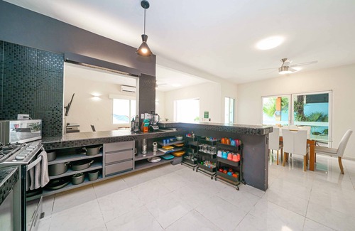 Downtown Cancun Villa | 5 Bedroom Villa w/ Private Pool, Roof Garden, Amazing Location and Fast Wifi