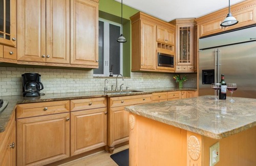Wrigleyville Appartement | 5 Bedroom Wrigleyville experience right by stadium
