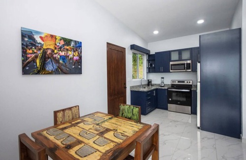 Ballena Villa | 5 BDRS/ 3 King beds, large pool & whale tail ocean view!