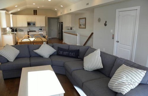 Sea Isle City Maison | 5 Bedrooms Plus Bonus Room, Elevator, & Block and a Half to Beach!